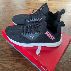 Women’s size 10 Pumas